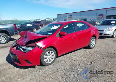 2016 Toyota Corolla Le z USA, uszkodzony, nr VIN 5YFBURHEXGP555930